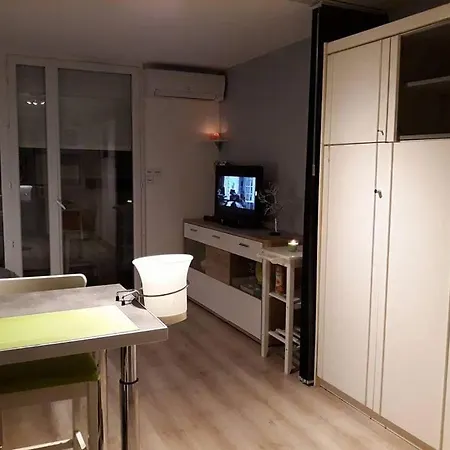Studio Wifi Climatise Plein Centre Cap D'Agde *